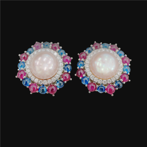 Pearly Sea Buttonnaire