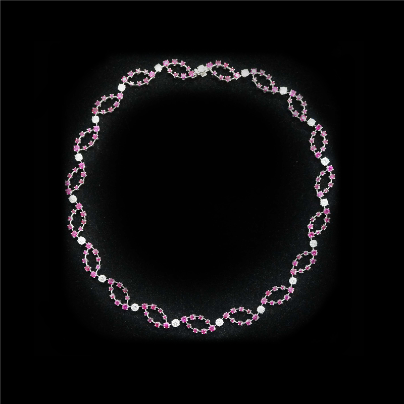 Elegantis Necklace